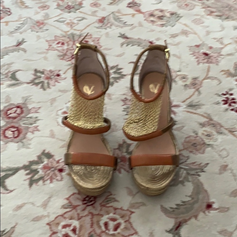 Shoes - Picture 2 of 4